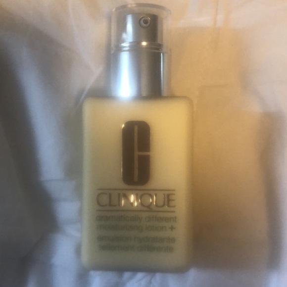 Clinique Dramatically Different Lotion - Picture 5 of 7